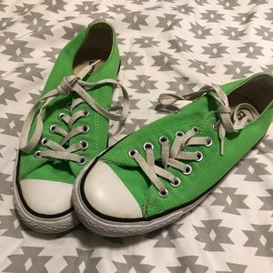 Women’s Converse Size 7